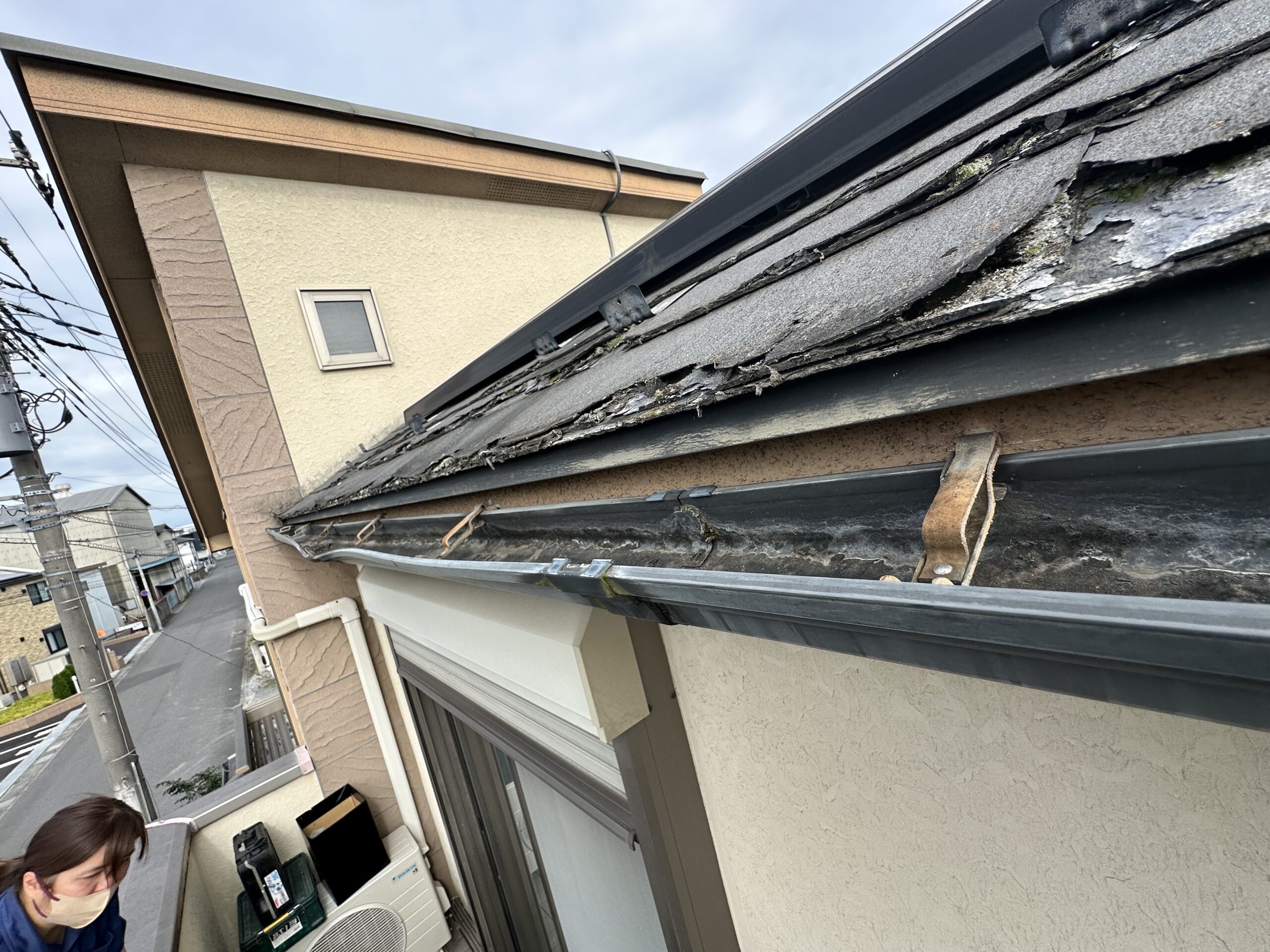 部分交換前の既存雨樋と接続部の状態